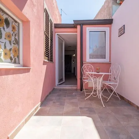 10min Da Bosa Marina - Con Giardino E Parcheggio *